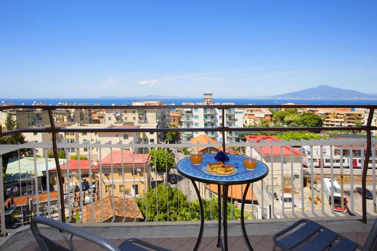 Amore Rentals - Appartamento Cielomare Sorrento Eksteriør billede