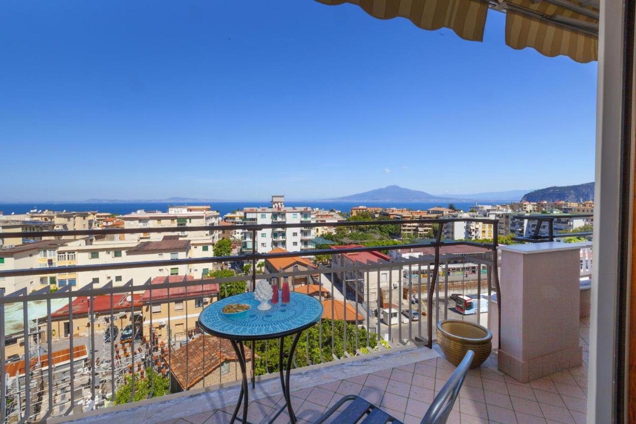 Amore Rentals - Appartamento Cielomare Sorrento Eksteriør billede