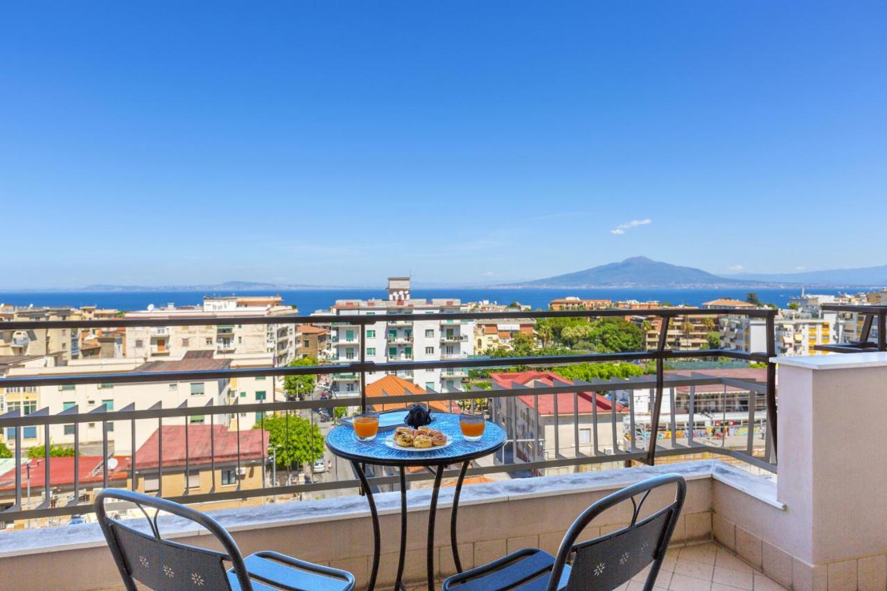 Amore Rentals - Appartamento Cielomare Sorrento Eksteriør billede